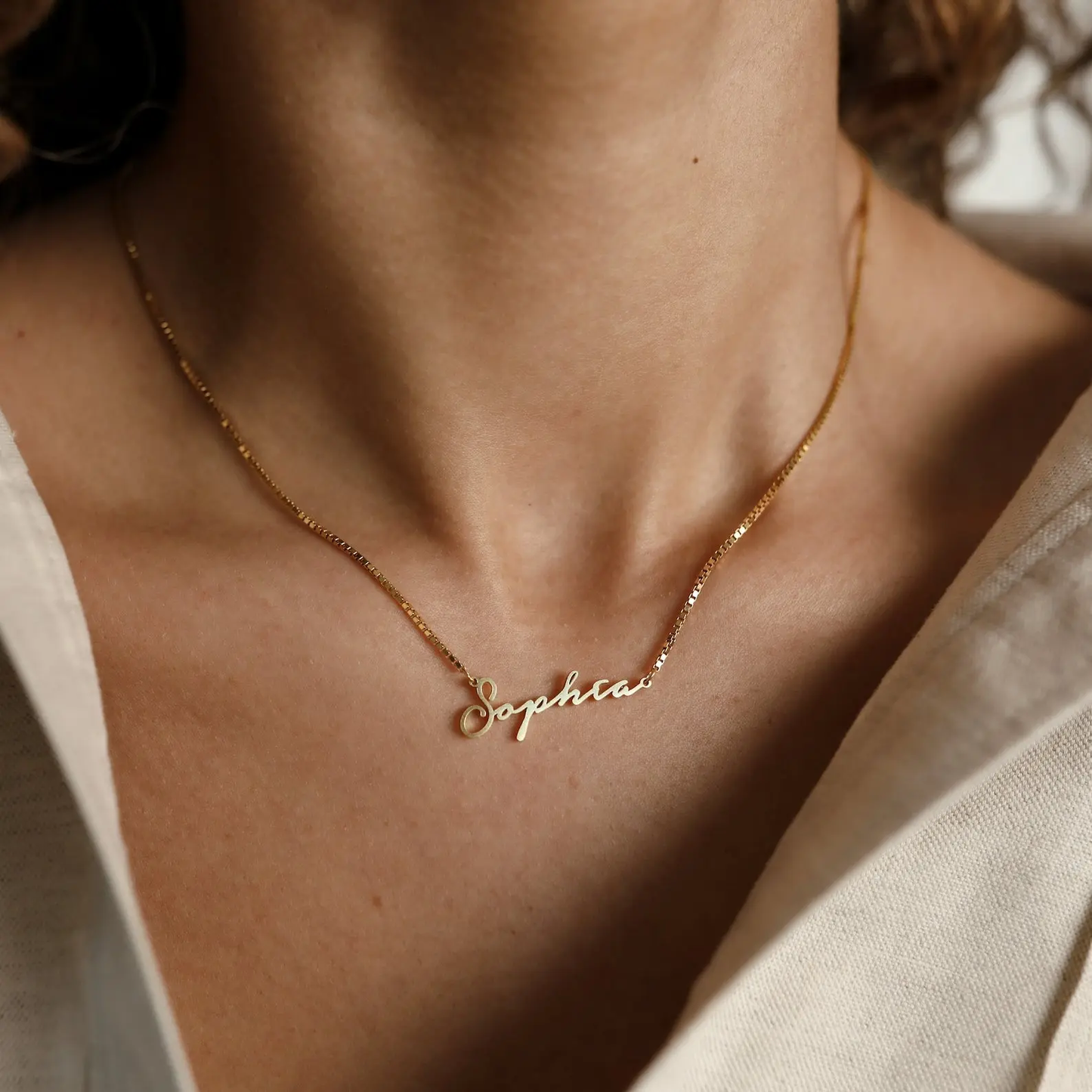 Velmera Personalized Name Necklace