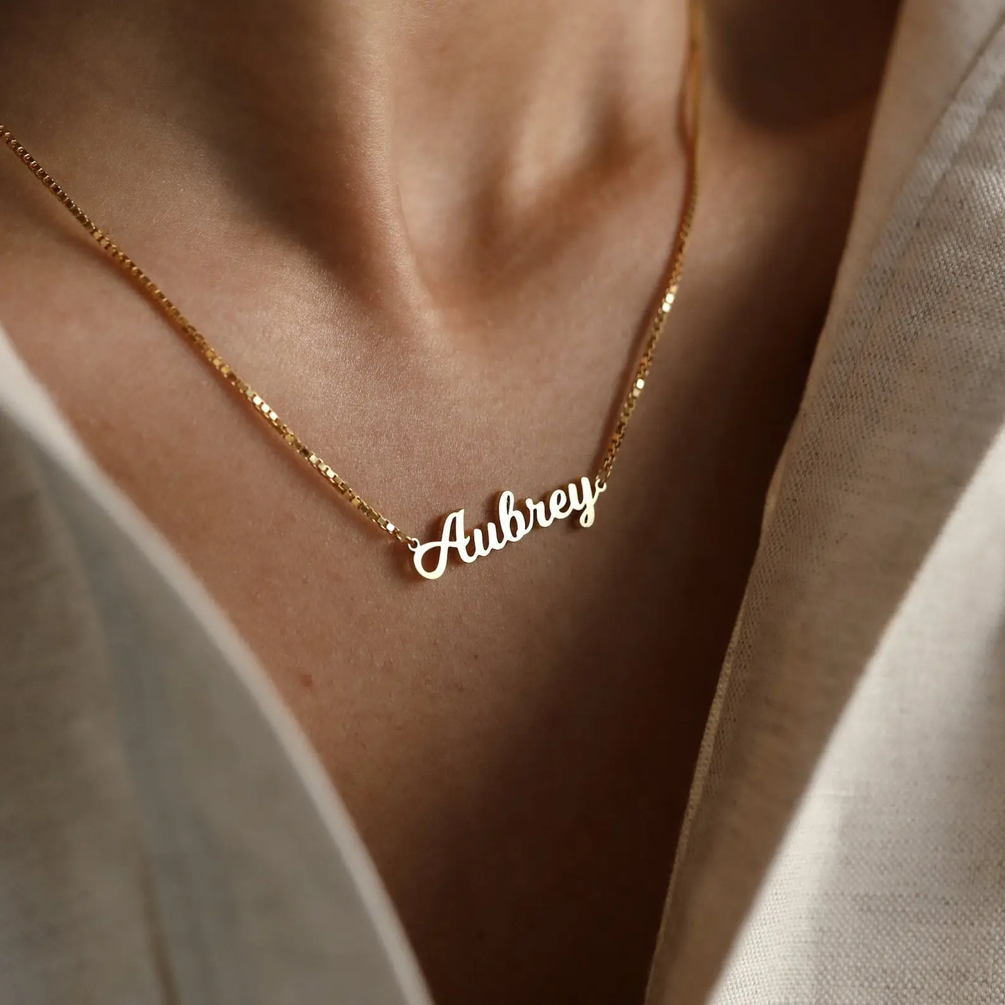 Velmera Personalized Name Necklace